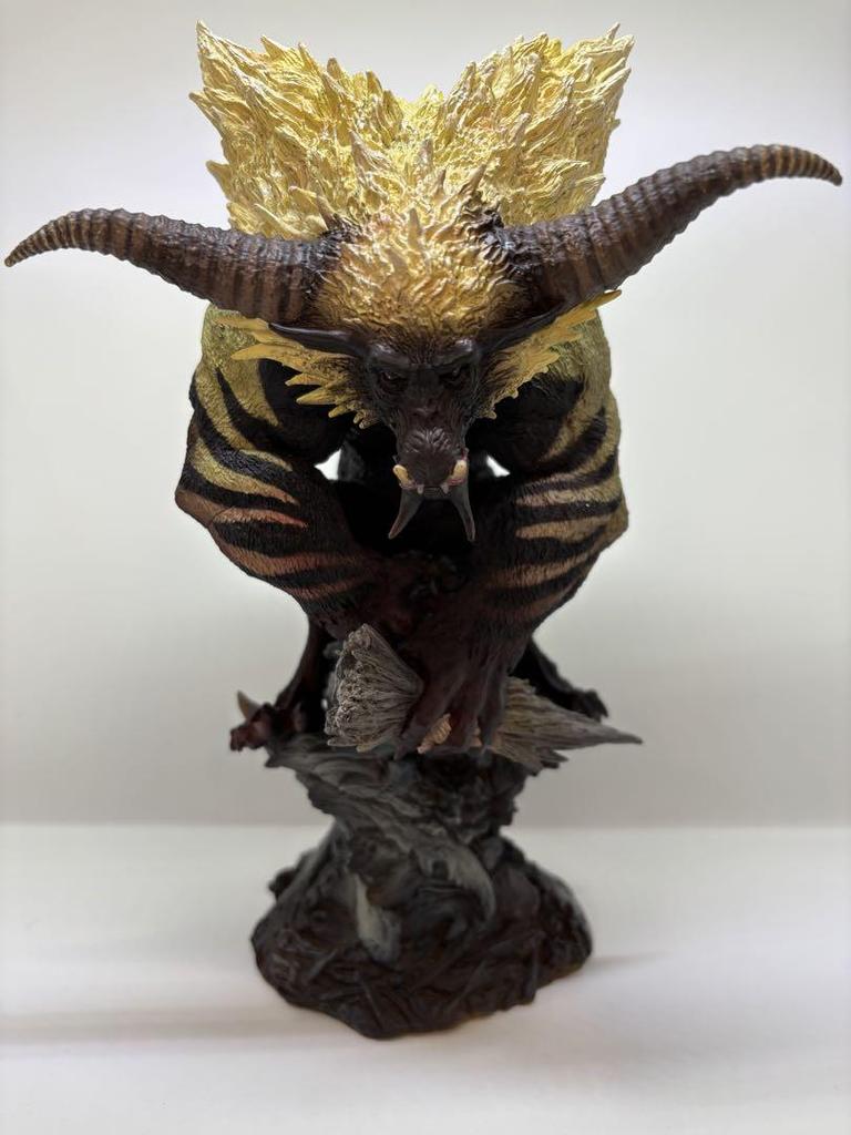[USED] Capcom Figure Builder Creator's Model Golden Lion Monster Hunter Figure