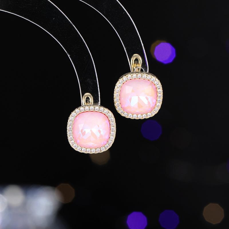 New Light Luxury Design Retro Square Micro Inlaid Geometric Earrings For Women's Fashion Design Elegant And Versatile Earrings