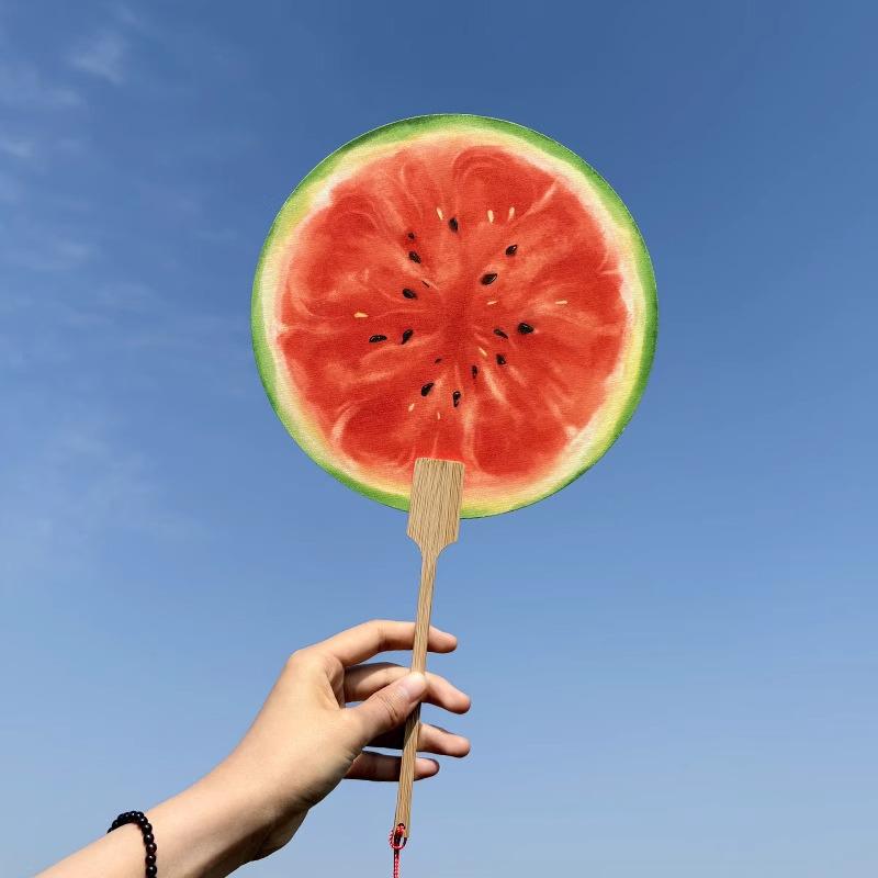 Rabat dla nowych przybyszów: Ręcznie malowany wachlarz arbuzowy - Przenośny, Kreatywny styl chiński na lato