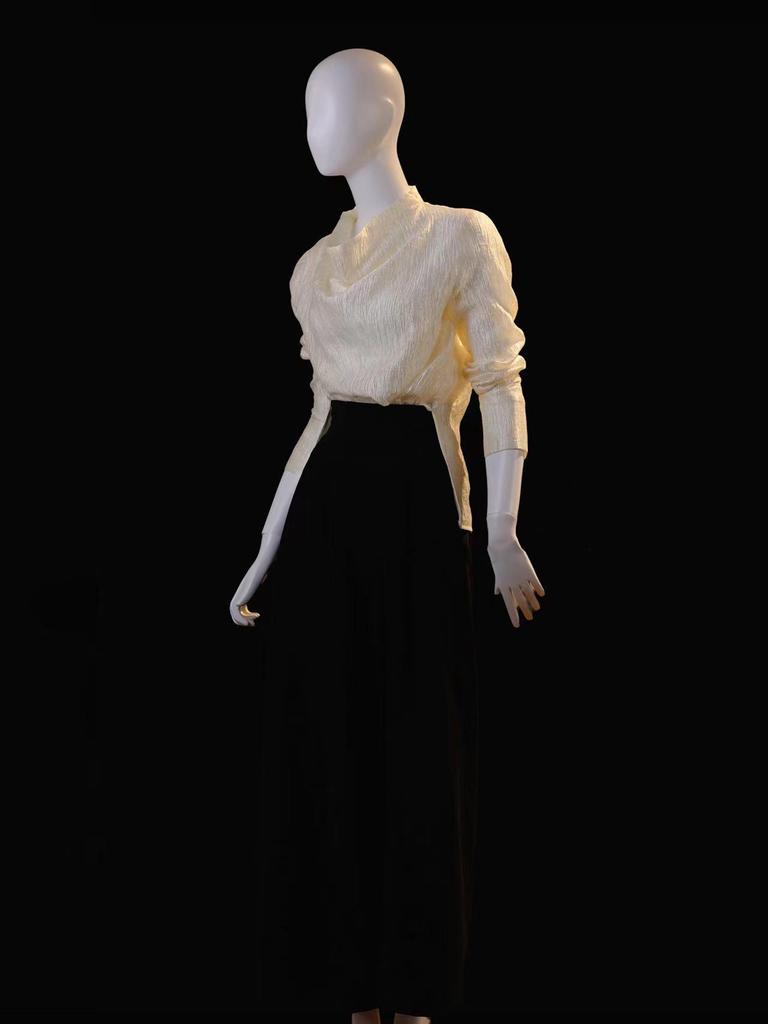 2026 Early Spring Niche Designer Flowing Gold Elegant Shirt