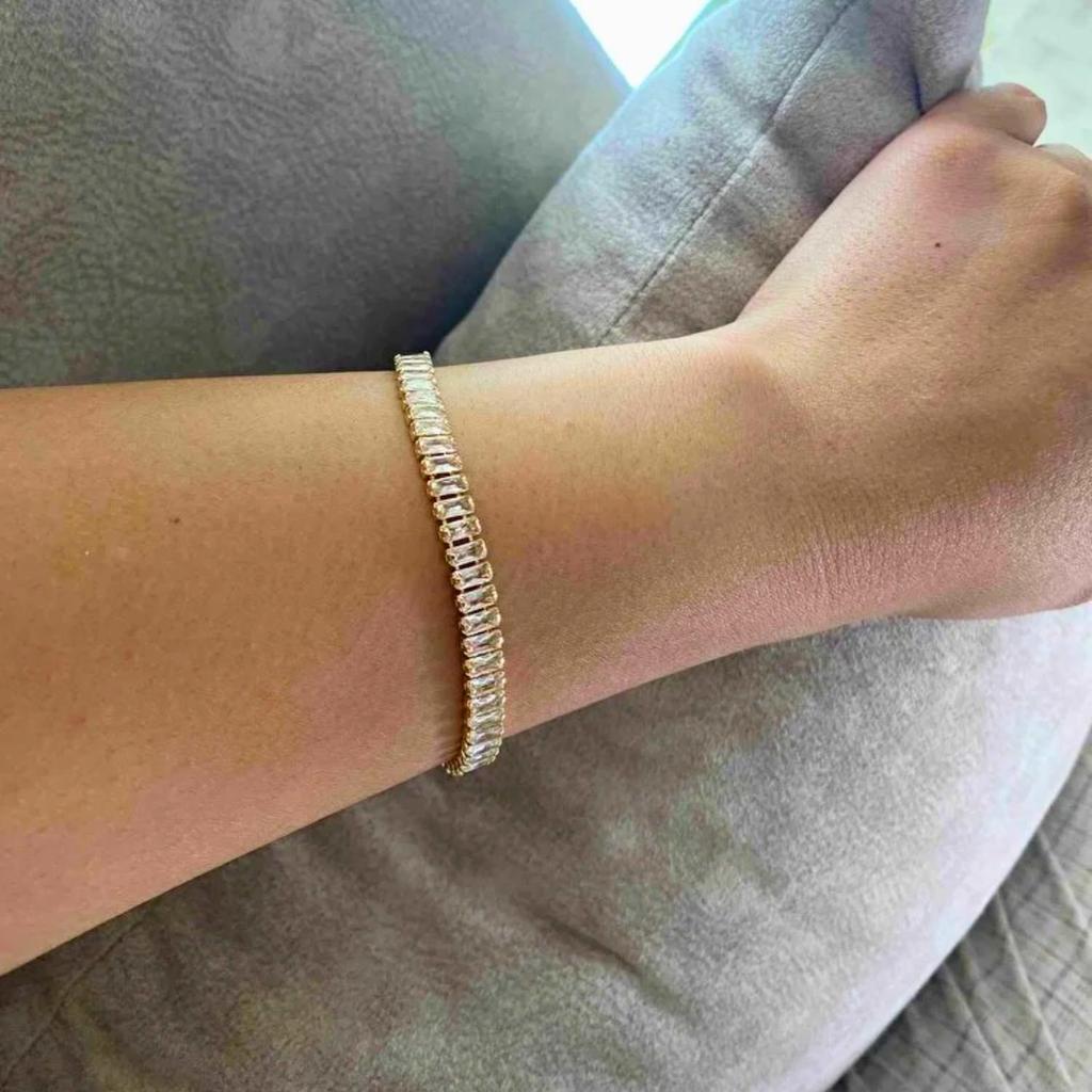 Elegantes Zirkonia-Baguette-Steinarmband – Anlaufgeschützter Edelstahlschmuck für Damen – Verstellbare Länge 16-18cm