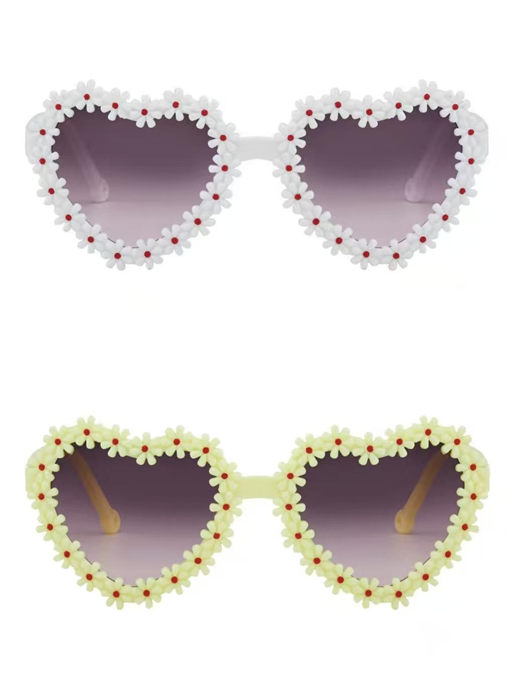 

Cute Heart Flower Sunglasses for Kids Girls Boys, New Fashion Love Frame Sun Glasses UV400 Protection Shades Gift for Children