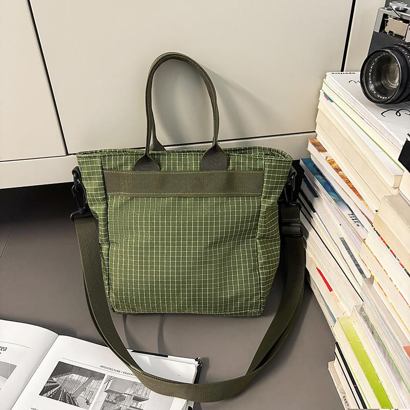 

Женская сумка-мессенджер для занятий спортом на открытом воздухе, новая нишевая повседневная сумка-тоут, универсальная легкая нейлоновая сумка