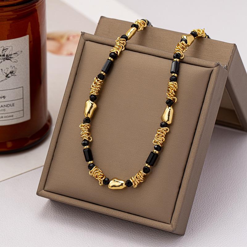 New Niche Coffee Splicing Necklace Women's High-end Light Luxury Neck Chain Exquisite Autumn and Winter Beaded Collarbone Chain