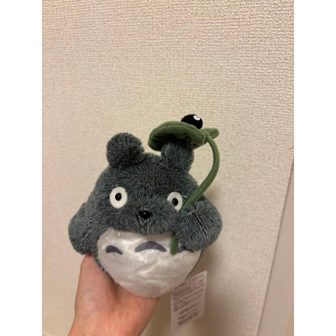 Totoro stuffed small toy with leaves