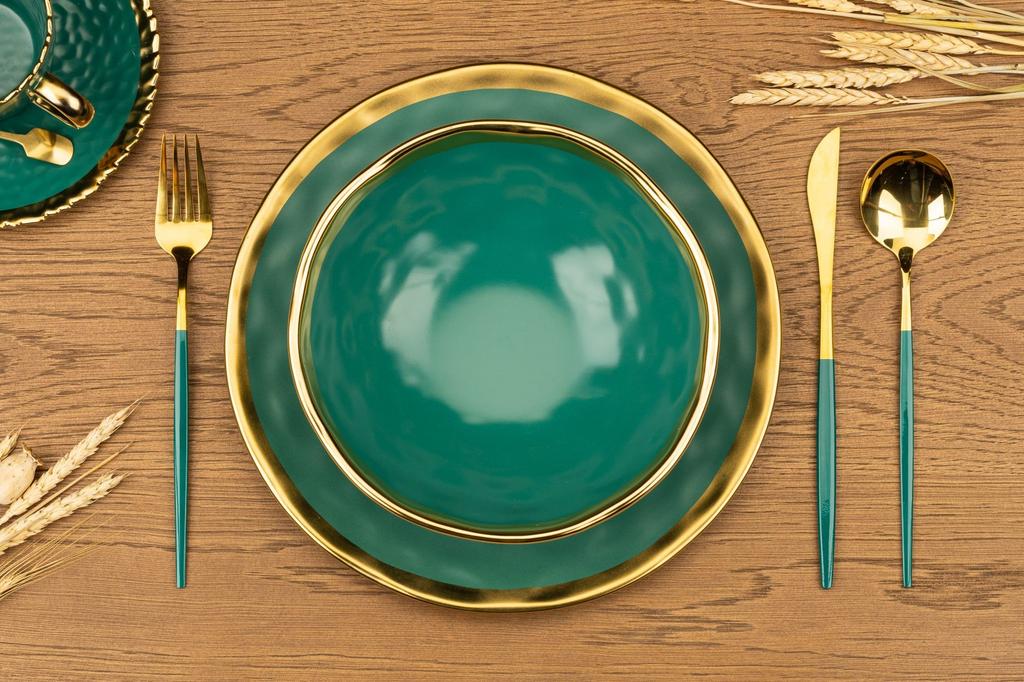 Set aus acht Tellern Lissa Green Gold