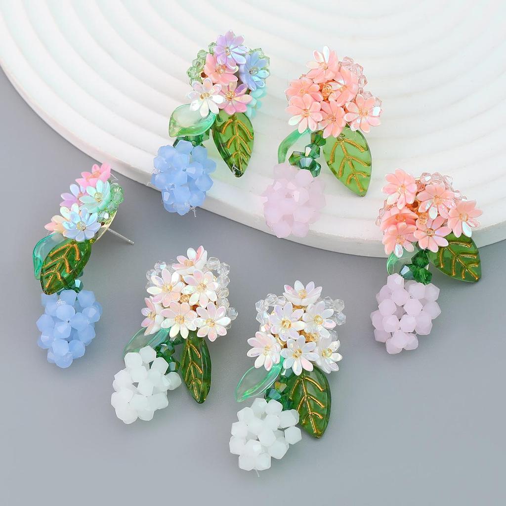 Floral Resin Earrings: Elegant Spring Design with Flowers and Leaves