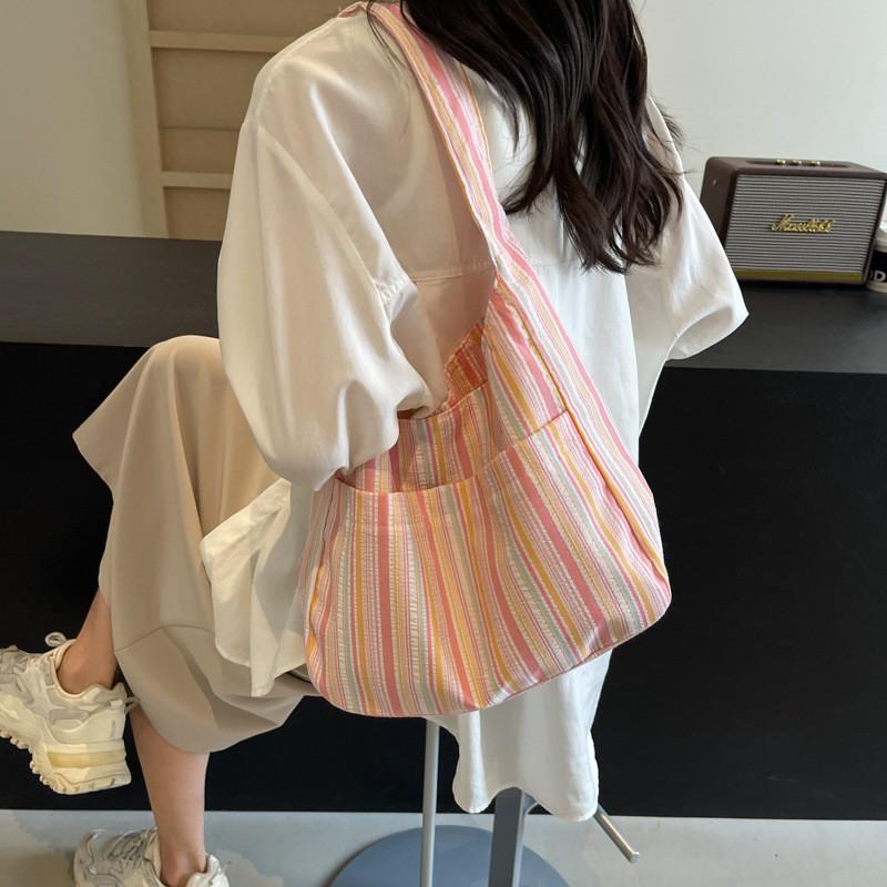 Trendy And Chic Shoulder Tote Bag For Women Crafted From Durable Canvas Material