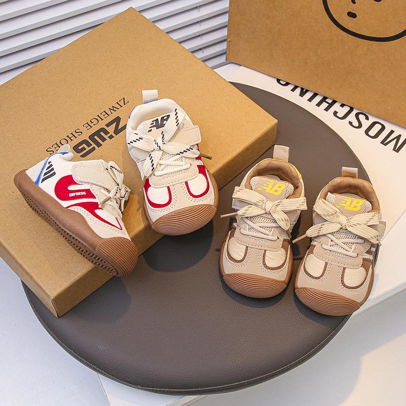 Baby Jungen Weichsohlen-Kleinkindschuhe 2025 Herbst neue Kinder-Sportschuhe Kinder-Freizeitschuhe Mode Mädchen Board-Schuhe