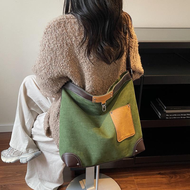 Retro Bag Women's Large Capacity 2025 New Autumn and Winter Versatile Simple Shoulder Bag Popular Commuter Tote Bag This Year