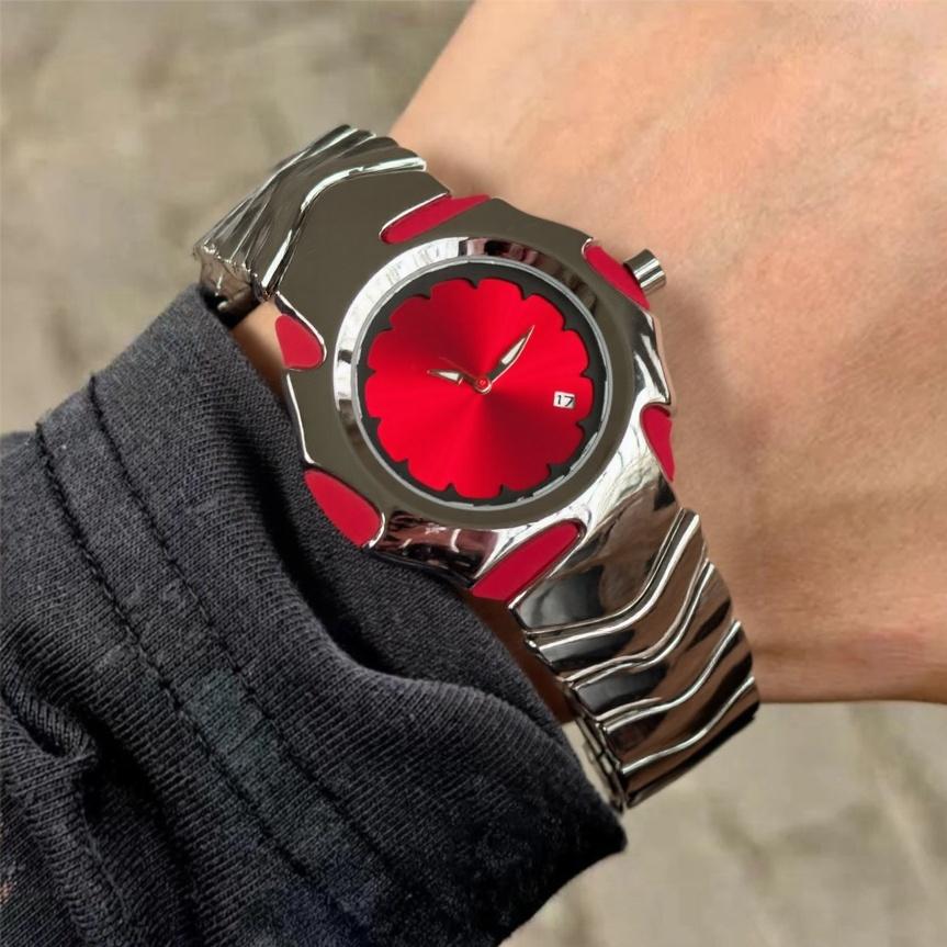 Y2k Design Red Quartz Watch Men Dpecial Blade Personalize High Quality Creative Black Medieval Old Steel Unique Men AAA Clock