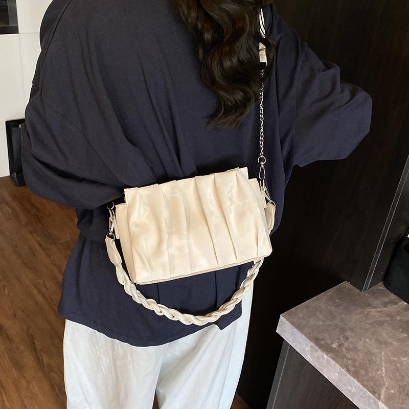 Bag Women's New Versatile Pleated Shoulder Bag Fashion Chain Bag