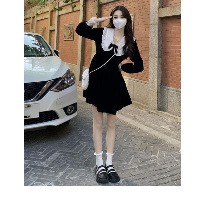 

Autumn new Hepburn style black velvet dress women s vintage college style Lolita little black dress S
