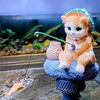 Small Fishing Cats Decoration Miniature Resin Animal Figure for Living Room Study or Office Use Balcony Ornament