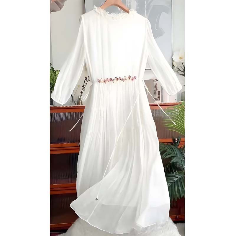 Lockeres und bequemes weißes Boho-Maxikleid für den Sommer