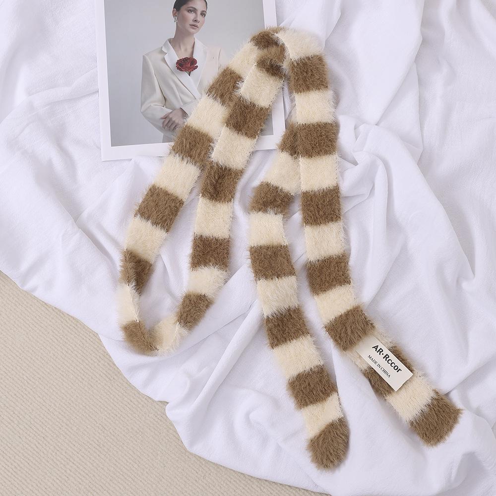 Cachecol Estreito Listrado Fuzzy Estilo Y2K Coreano para Sobreposição Versátil e Decoração Personalizada