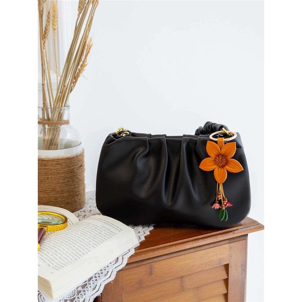 Creative Genuine Leather Flower Keychain Vintage Car Key Ring and Bag Charm