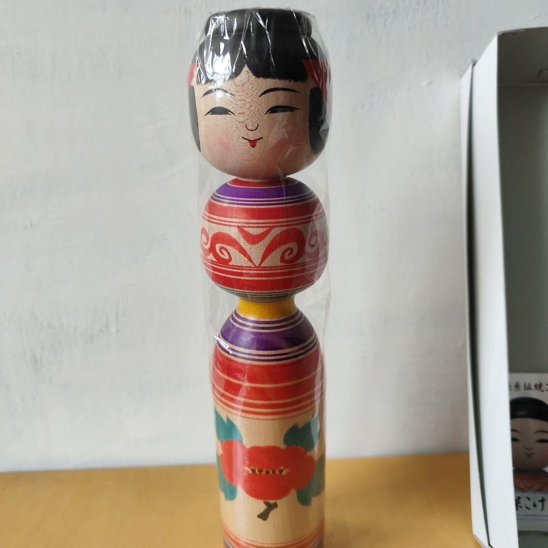 

[Б/У] Традиционная кукла Кокэси Цугару работы Або Рокутихидэ, с коробкой