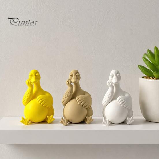 Funny Gifts for Colleagues Daydreaming Duck Figurine, Minimalist Holding An Egg Sculpture, Resin Matte Statues Animal Statue, Creative Desktop
