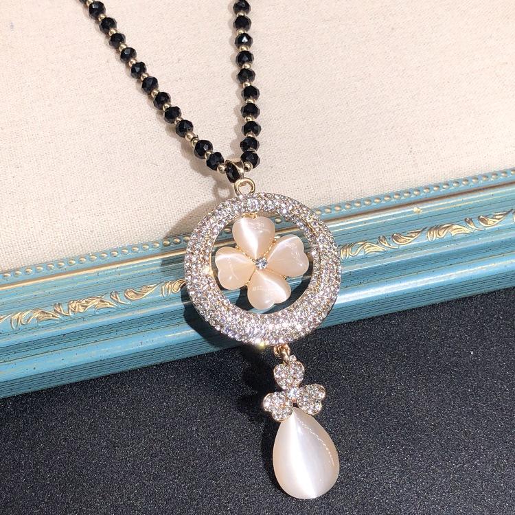 Retro Long Crystal Sweater Chain Women's Versatile Temperament Flower Pendant Necklace Fashion Ethnic Style Hanging Accessories
