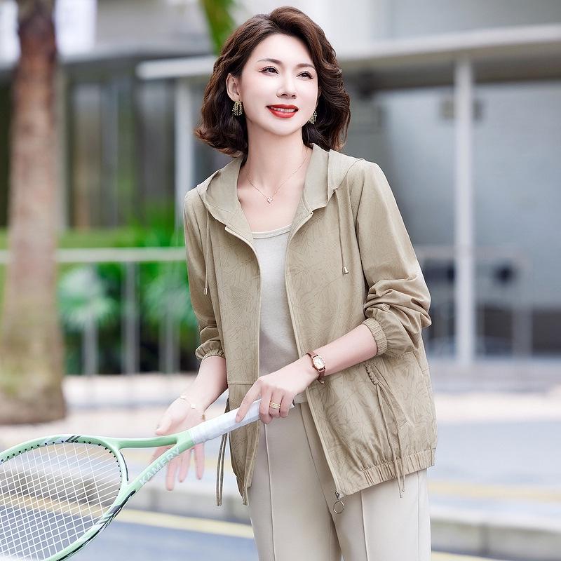 Women's Sun Protection Printed Hooded Jacket - Breathable, Loose-Fit for Middle-Aged and Elderly