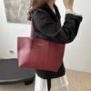 Retro Simple Atmosphere Commuter Armpit Women's Bag Winter New Large Capacity Shoulder Portable Tote Bag