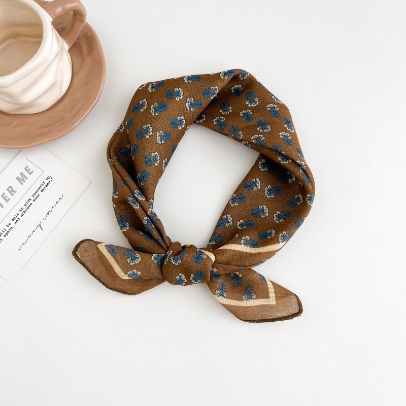 Polka dot silk scarf women's spring and summer new Korean ins versatile neck protection scarf fashion headscarf square scarf silk scarf