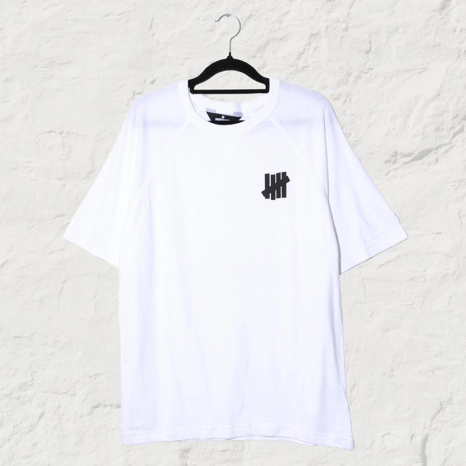 Undefeated Raglan Tee White Athletic Streetwear T-Shirt Size S L