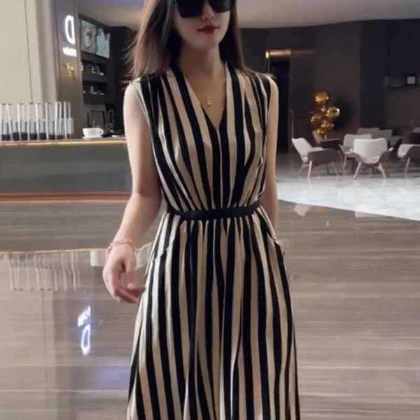 2026 Summer V-Neck Sleeveless Belted Striped Dress - Women's Fashionable and Slightly Mature Style