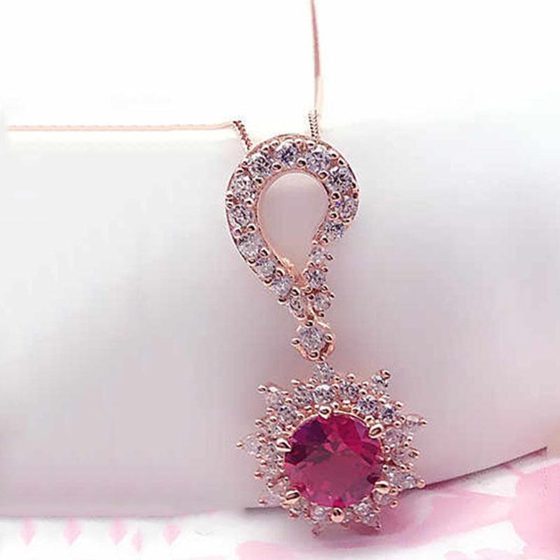 

Exquisite Color Gold Personalized Red Pomegranate Pendant, High-Grade Pure Russian Purple Gold Plated Rose Gold Niche Red Stone Chain.