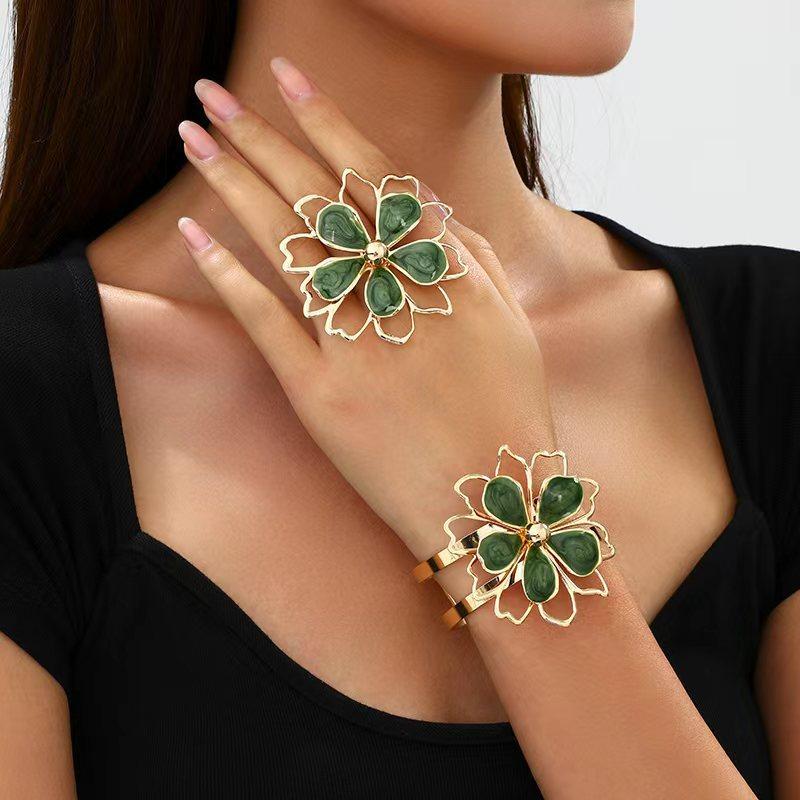 Color sweet small fresh oil dripping flower bracelet ring set design sense hollow double petals