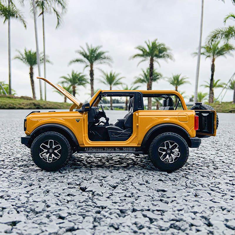 Maisto 1:18 Ford 2021 Bronco Badlands Off-road Vehicle Alloy Retro Car Model Classic Car Model Car Decoration Collection Gift