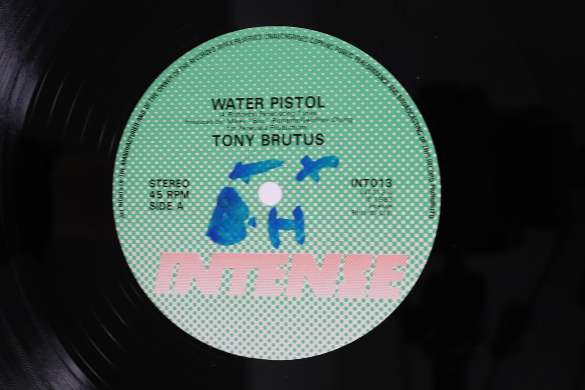 

12inch Record TONY BRUTUS Water Pistol Shooting Water INT013 INTENSE 1983 UK Reggae Ska Dub Used