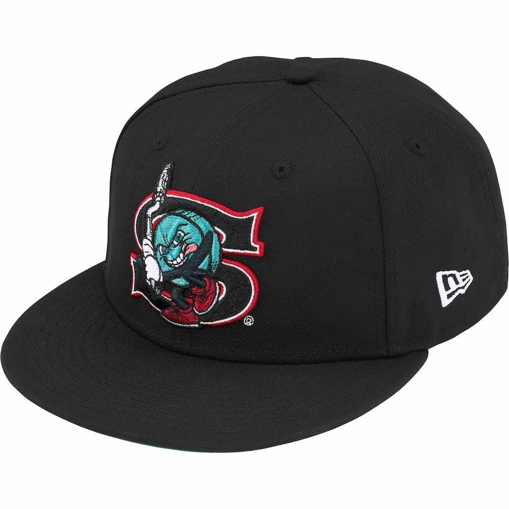 824029 Supreme SALEM New Era Black 7 1/8