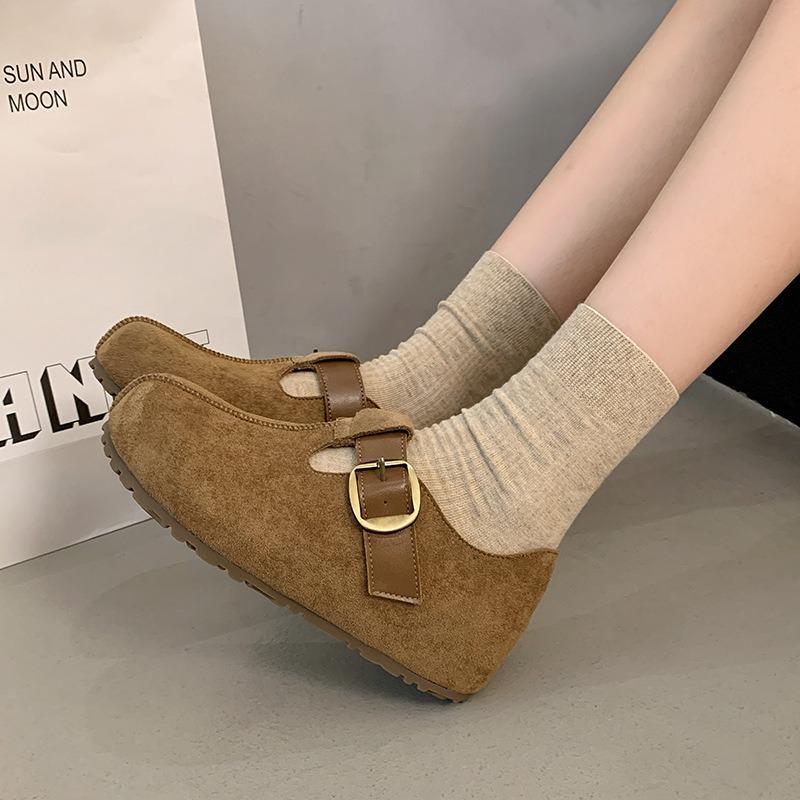 

Leather platform women s new ladyshoes are versatile, lightweight, casual, lazy and trendy 40 хакі