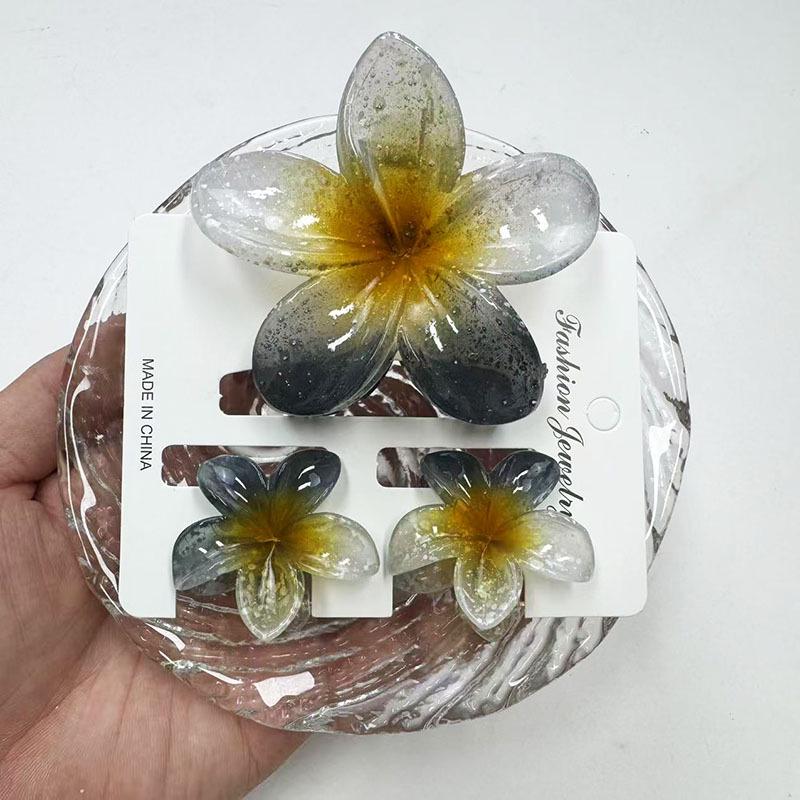 Sada skřipců do vlasů s frangipani: Květinové vlasové doplňky s imitací mramoru pro módní svátky