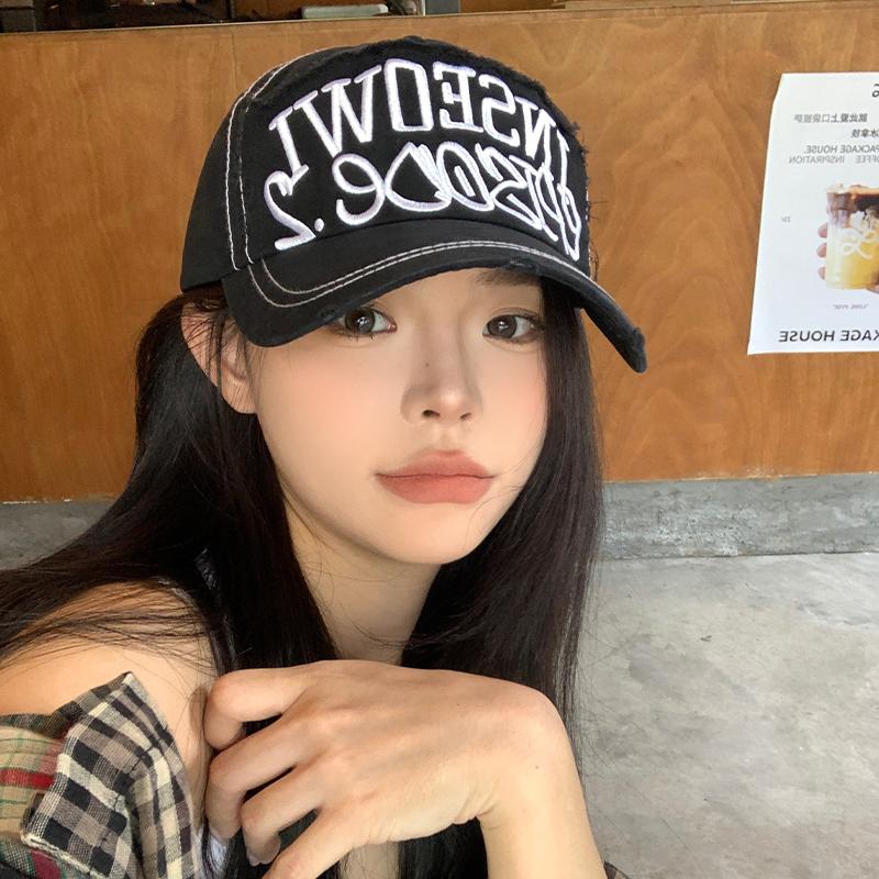 Blogger Niche White Cap Female Soft Top Retro Embroidered Couple Baseball Cap Showing Small Face