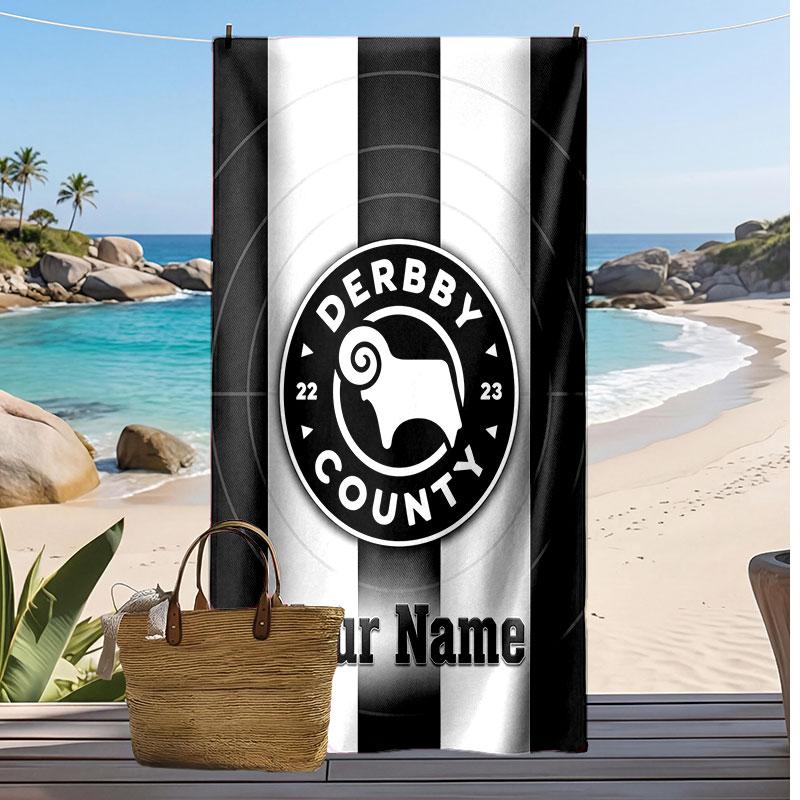 Derby County Gepersonaliseerde Bedrukte Strandlaken Voetbal Logo Steun Aangepaste Naam Tekst Absorberend Handdoek Voor Sport Reizen Speciaal Cadeau