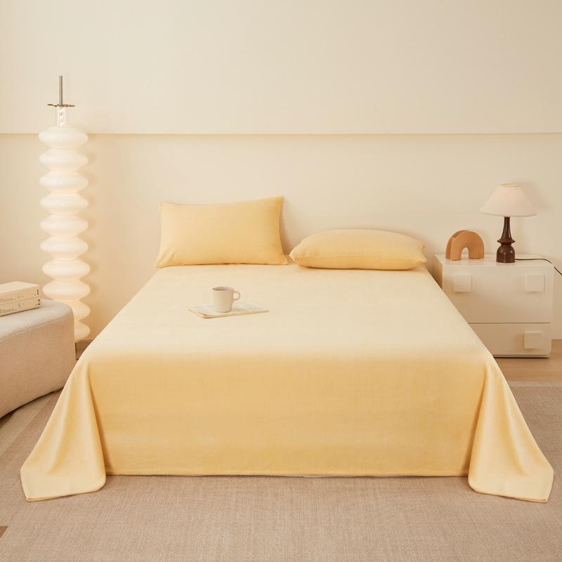 

Thickened Milk Fleece Sheets Single Piece Fleece Coral Fleece Quilt Single Solid Color Flannel Single Blanket Three-Piece Set a pair of pillowcases of the same style