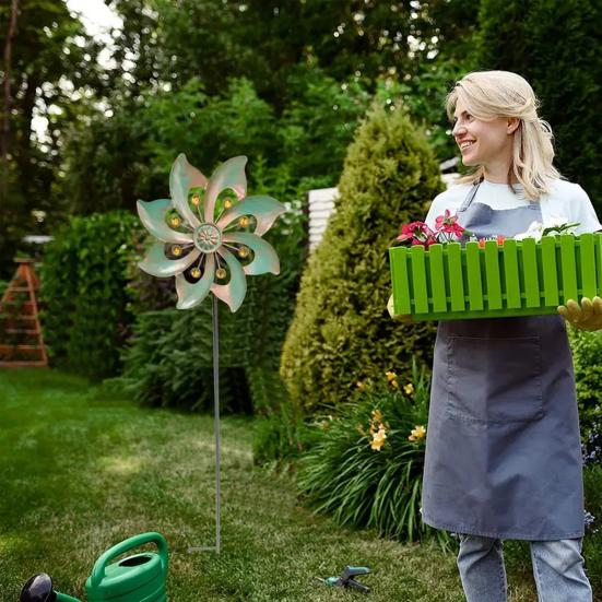Metal Flower Wind Spinner Garden Kinetic Wind Sculpture Outdoor Retro Wind Spinner with Stake for Yard Lawn