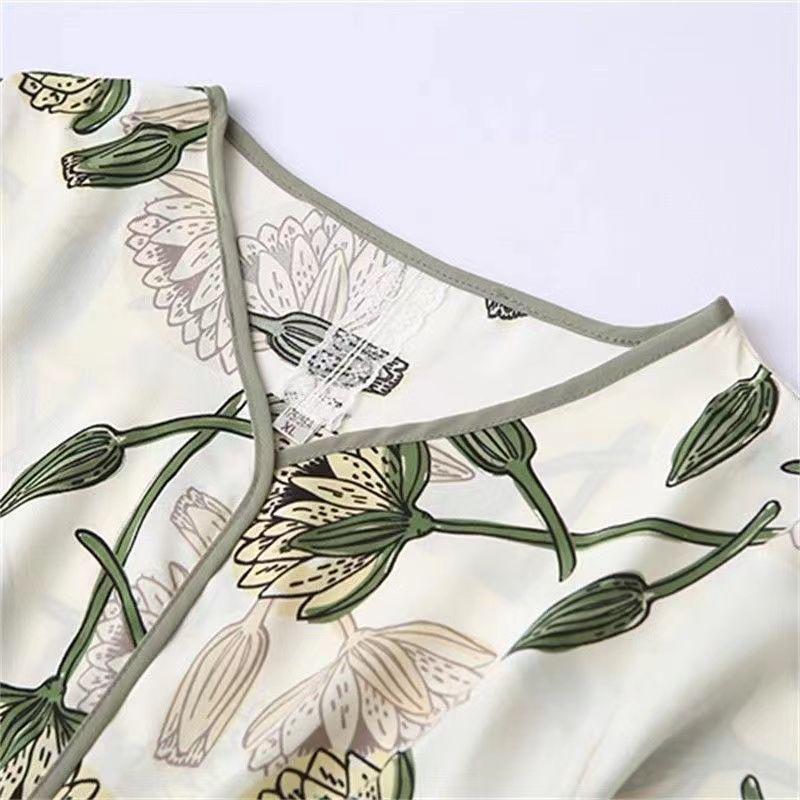 Mom's Summer Ice Silk Chinese-Style T-Shirt Set - Fashionable Short-Sleeved Two-Piece for Middle-Aged Women