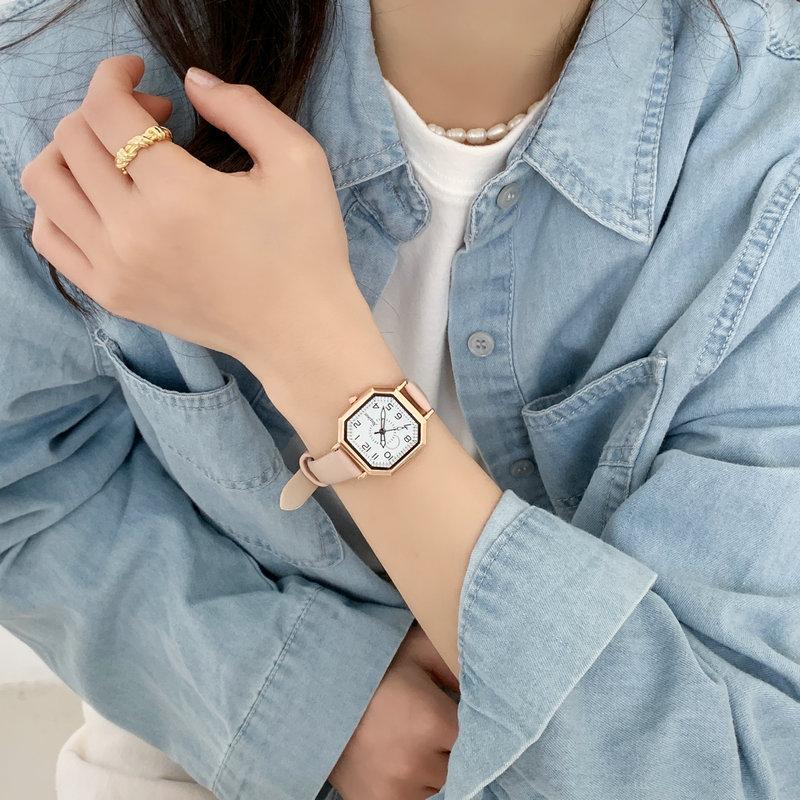 Watch Female Student Simple Personality Niche Temperament Retro Camellia Face Control White Small Dial