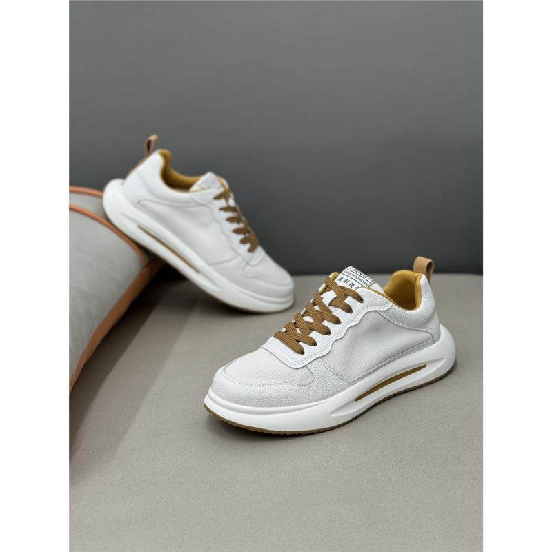 Neue bequeme Schuhe, Sportschuhe sind bequem und atmungsaktiv qs.