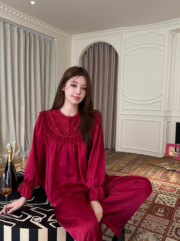 Pajamas New women's soft light satin burgundy New Year's red long-sleeved trousers set loungewear can be worn outside