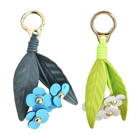 Bag Pendant Imitation Leather Flower Design Handbag Ornament with Metal Buckle Scratch-Resistant Floral Keychain Commuter Bag Accessory