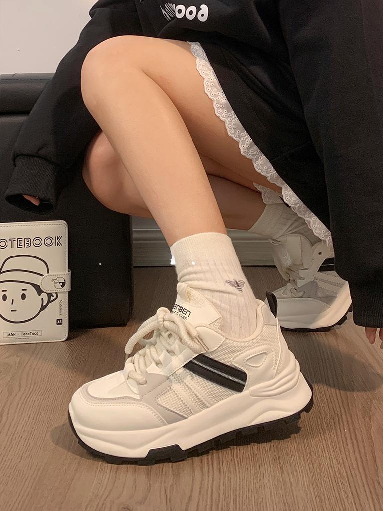 2 New soft-soled sports little white shoes women's original design sense versatile breathable couple dad shoes