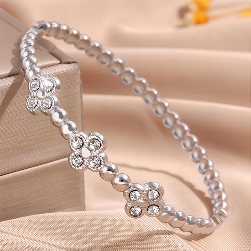 Round Bead Four-leaf Clover Women s High Couple Bracelet 17CM