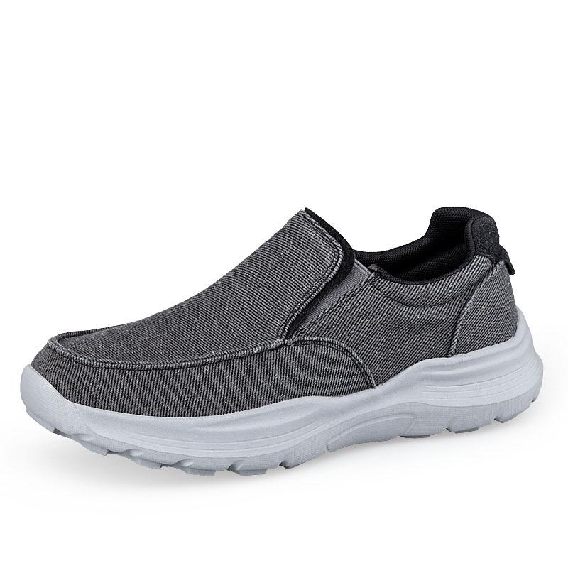 Men's Spring Slip-on Walking Shoes: Breathable Mesh, Lightweight, Large Size, Perfect for Middle-aged & Elderly Casual Wear.