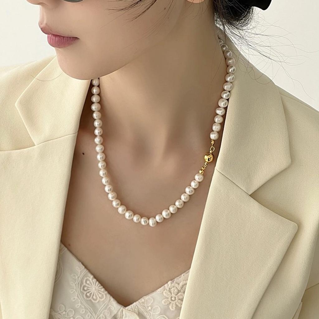 Natural Threaded Freshwater Large Pearl Necklace, a Magnetic Buckle Collarbone Chain for the Blogger's Hands, French Necklace Temperament