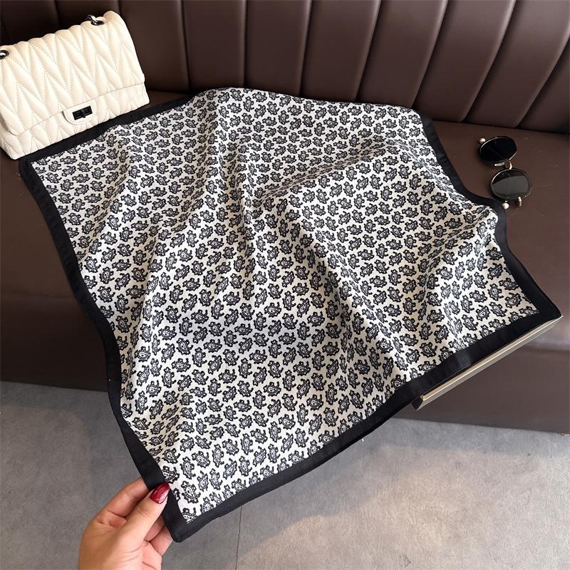 Classic Cashew Imitation Velvet Herringbone Pattern Cotton and Linen Small Square Scarf Silk Scarf Headscarf Shawl Sun Protection Scarf Women's Scarf